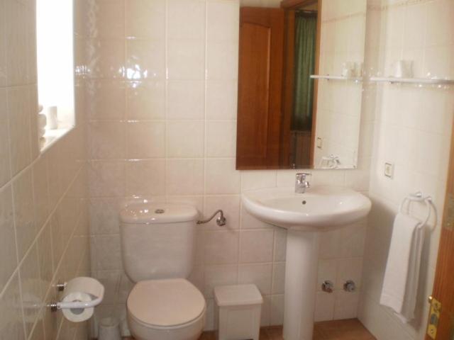 Hostal Pernalle Erillavall Ngoại thất bức ảnh